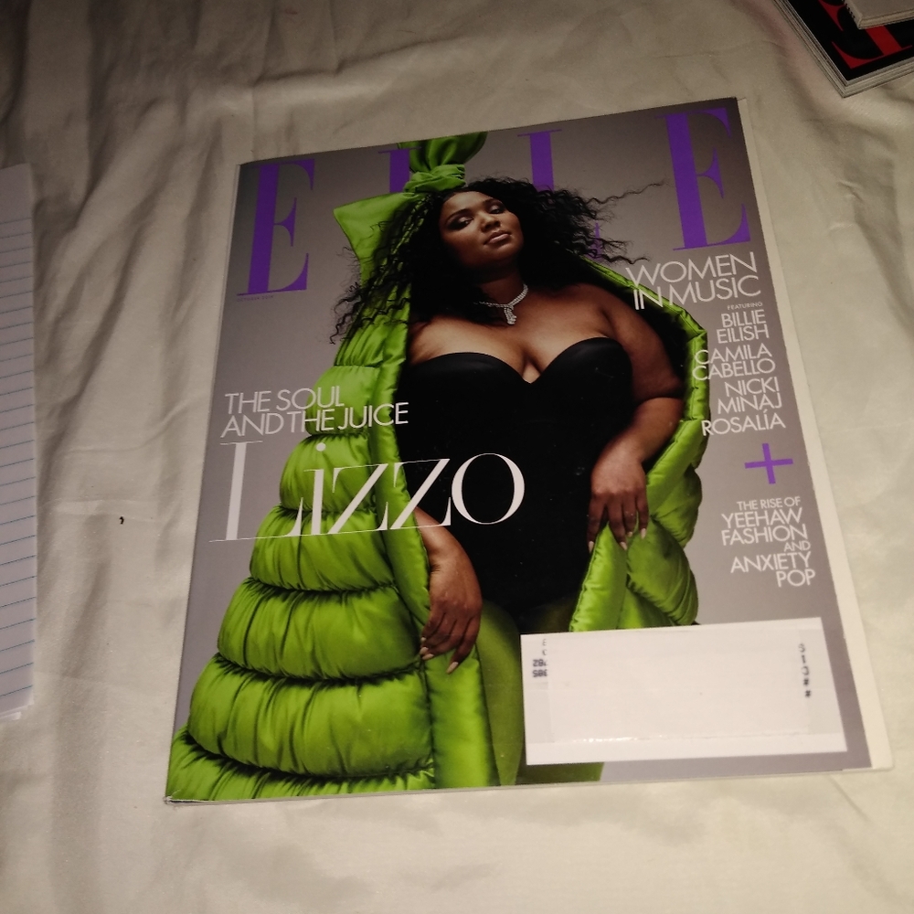 ELLE Magazine 190 Pages